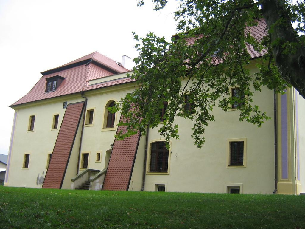 Palac Kietlin Niemcza Exteriér fotografie